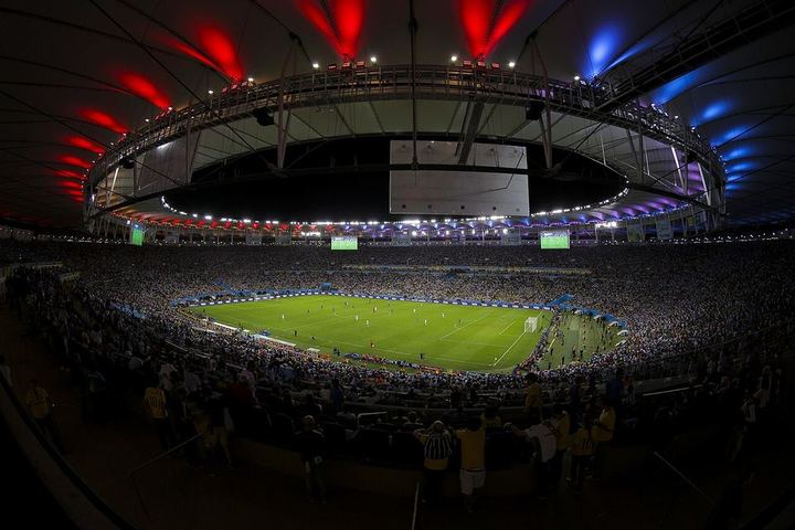 迈克尔·奥利弗和安东尼·泰勒确认执法美加墨世界杯（封面配图）